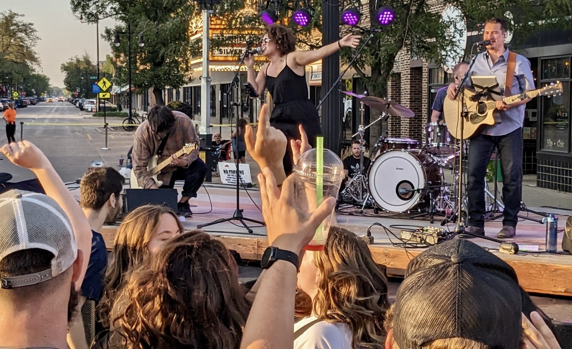 The Silver Alchemist provided entertainment during the Sizzlin' Summer Nights downtown concert on Friday, Aug. 25. Aberdeen Insider photo by Scott Waltman